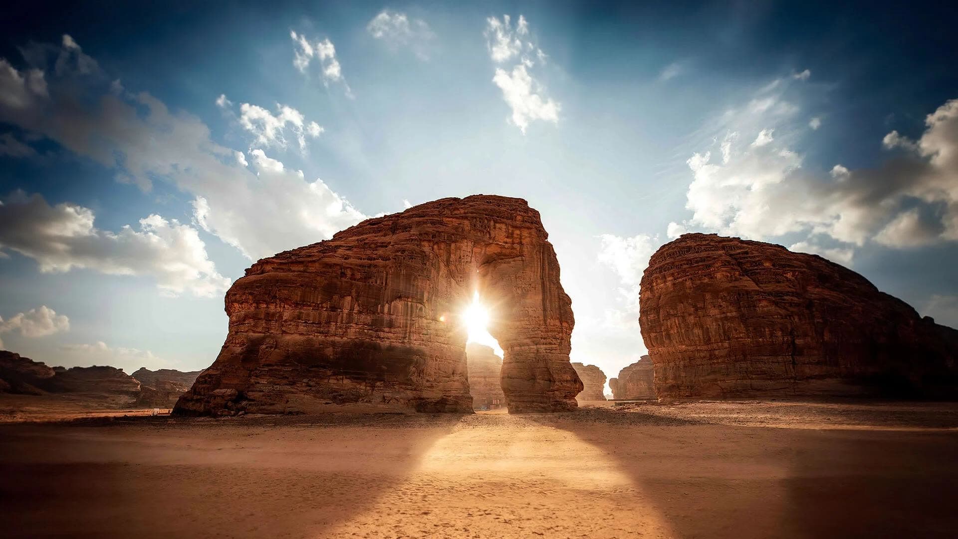 جبل الفيل في محافظة العلا عند الغروب
